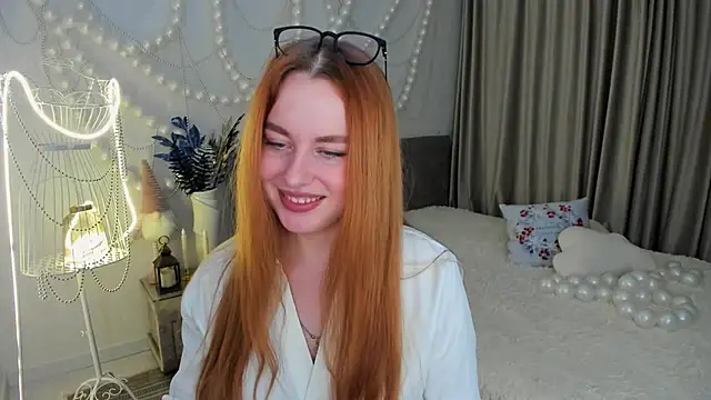 AirySilhouette online show from December 15, 5:40 pm