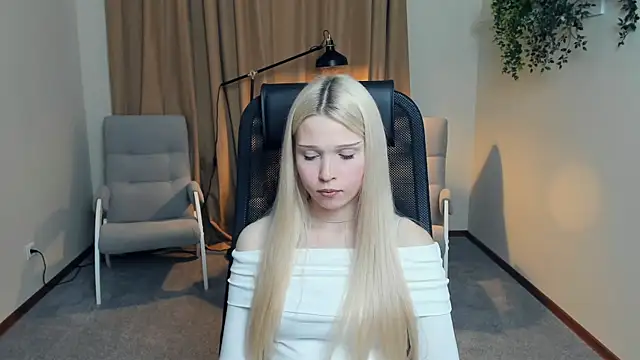 CherrylHolme online show from November 22, 3:48 pm