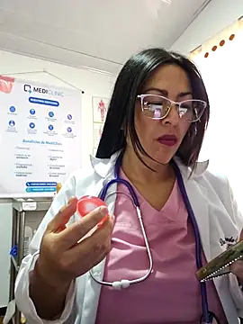 JustSamantha  online show from February 2, 12:59 pm