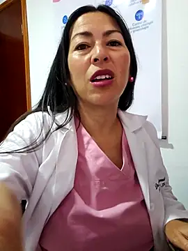 JustSamantha  online show from April 11, 11:25 am