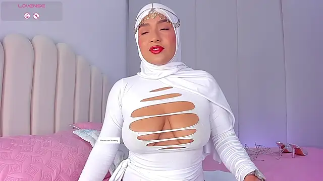 Amira-Zahra online show from June 15, 10:10 pm