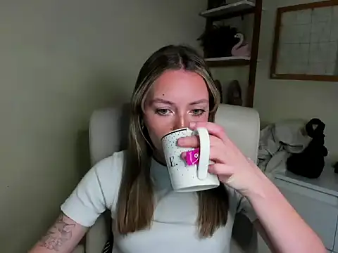 EvelynBlond online show from December 1, 1:36 pm