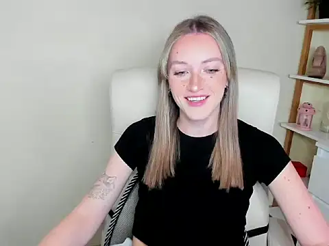 EvelynBlond online show from November 28, 1:36 pm