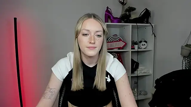 EvelynBlond online show from March 26, 1:57 pm