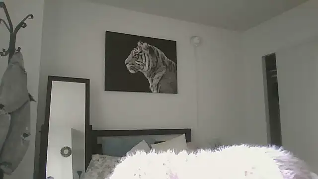 cryptokimgirl online show from March 4, 1:12 am