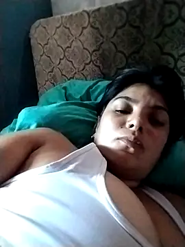 YouladyVidal online show from April 3, 9:02 pm