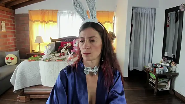 Charlotte-Willson online show from April 5, 7:13 pm