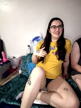 LaylaLucis online show from April 3, 3:48 am