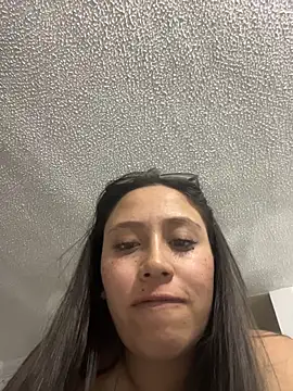 LyaRose online show from December 3, 3:31 am