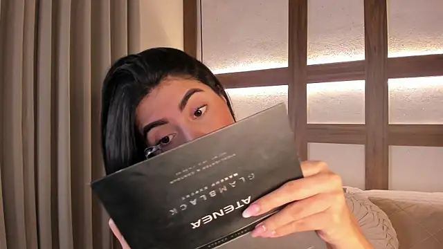 SarhaVega online show from January 8, 1:04 pm