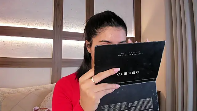 SarhaVega online show from April 10, 1:28 pm