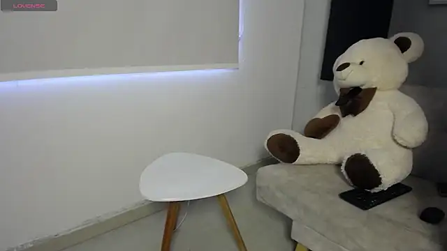 sansa stark love online show from January 10, 9:30 pm