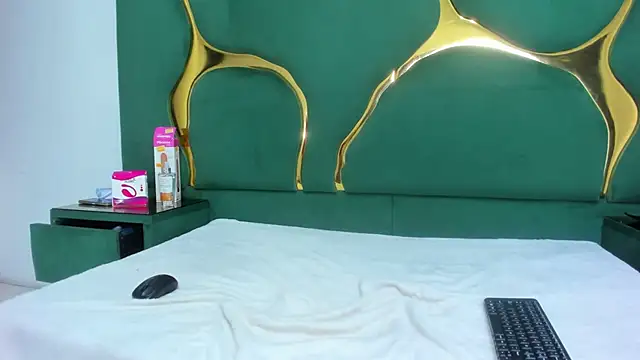 RoxanneBloom online show from February 8, 4:27 am