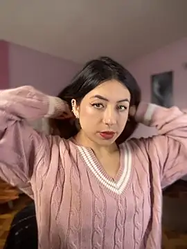 MaddieHunter online show from December 18, 1:27 pm