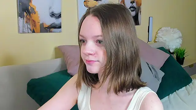 Olivia Riesz online show from April 7, 1:18 am