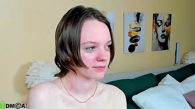 Olivia Riesz online show from May 8, 1:42 am