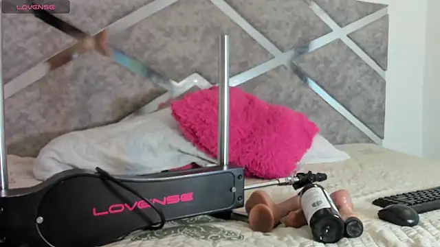 VALERIAQUEENTS   online show from March 23, 11:49 am