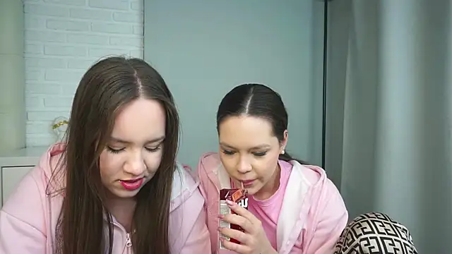 VirginiaRowe online show from January 17, 3:52 pm