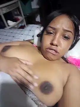 Lesliepaola22 online show from November 29, 3:43 am