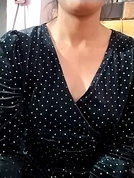 RASHMI SHARMA9 online show from March 23, 6:03 pm