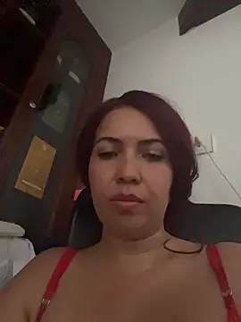 IsaSantoDomingo online show from January 6, 7:39 pm