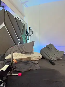 ZafiraNavarro online show from April 18, 7:07 pm