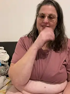 bea french curvy online show from February 24, 9:46 pm