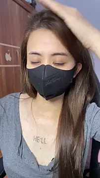 Lunamoon68 online show from May 16, 1:32 pm