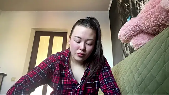 CurietHana1 online show from January 9, 6:29 am