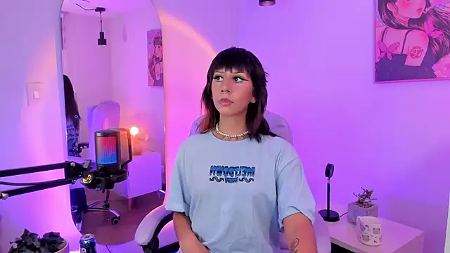 itsmroom  online show from April 14, 5:40 am