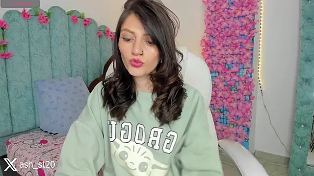 Ash 20  online show from April 20, 7:39 pm