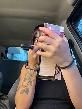 Mia fiire online show from March 30, 8:30 pm