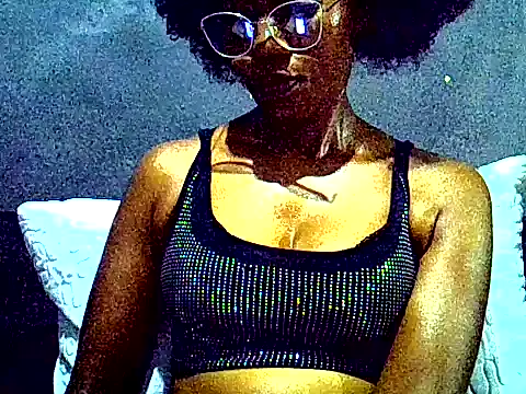 PreettyTee online show from April 18, 8:53 pm