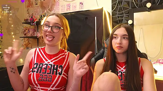 sunny luna online show from March 5, 2:02 pm