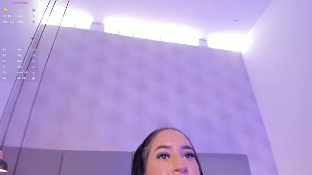 Emily luve online show from March 26, 8:10 pm