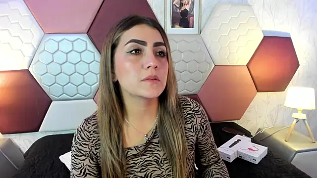 AriaRous online show from April 17, 9:50 pm