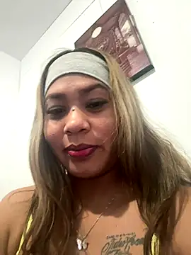 moyets online show from November 29, 3:32 am