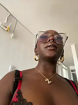 ZahhyGrey online show from March 4, 9:10 pm