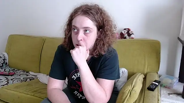 DeliaBlew online show from May 19, 4:58 pm