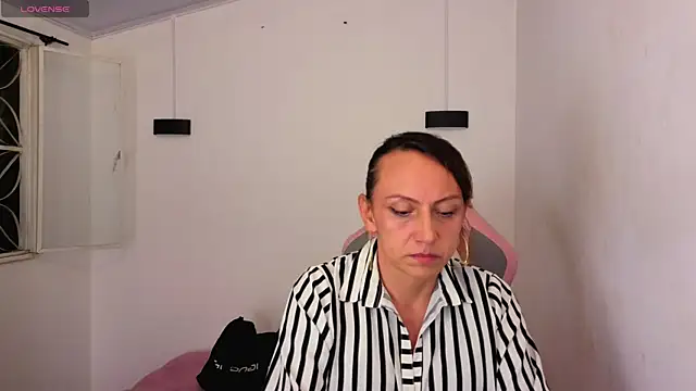 Ivonne ferrer   online show from December 2, 3:19 am