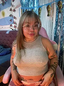 Lindalatina2001 online show from July 1, 3:50 am