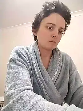 Amy01112 online show from April 18, 7:58 pm