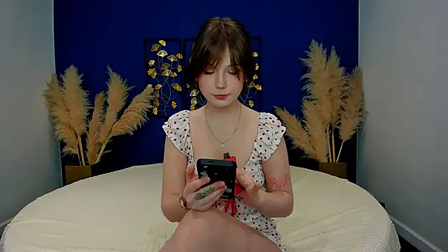 YONA WINK online show from April 5, 5:28 am