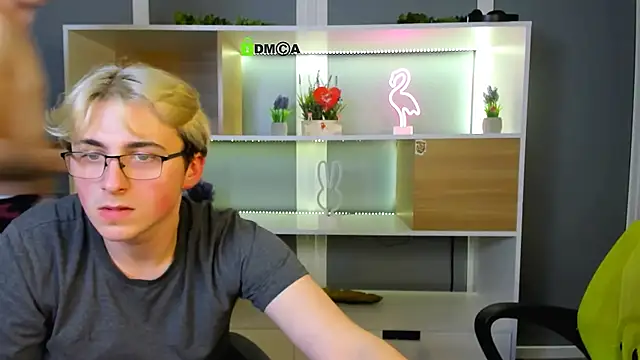 leo valor online show from February 24, 7:56 pm