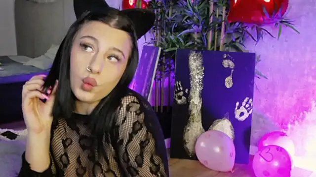 LucyRayy online show from February 14, 8:22 pm