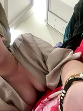 Angelinaxxx18ans online show from January 17, 3:30 pm