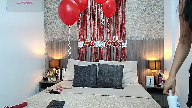 nicol alvarez online show from February 18, 11:42 am