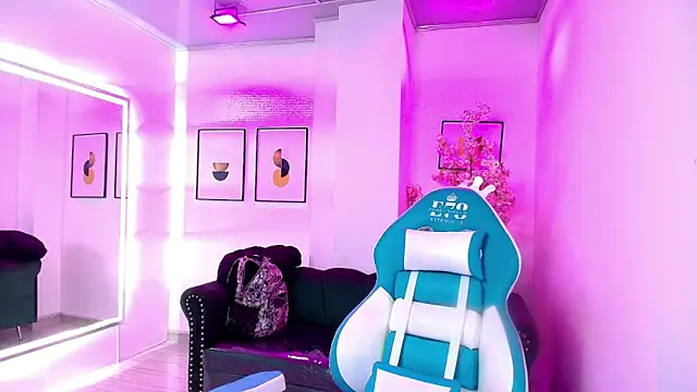 Nicole sounders online show from March 1, 11:32 am