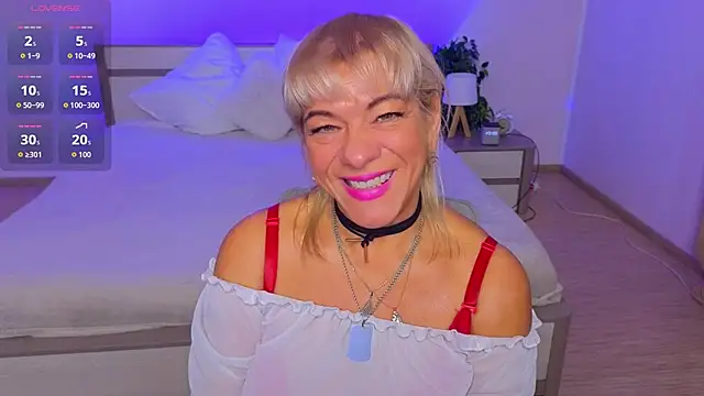 AnittaHarris  online show from March 18, 2:05 am