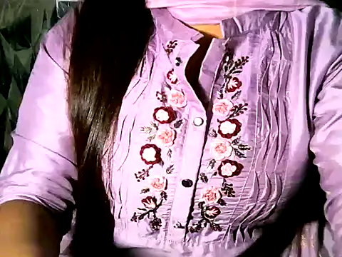 Hotty Suzuka online show from June 3, 2:55 pm